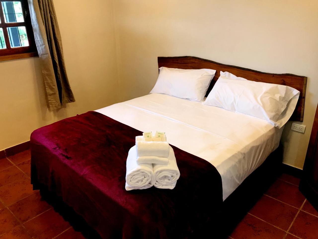 Ambay Suites & Dorms Puerto Iguazu Ngoại thất bức ảnh